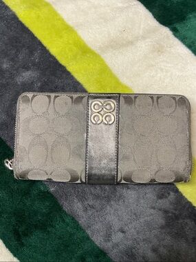 Coach Julia Rt Gray Signature Jacquard Accordion Zip Around Wallet